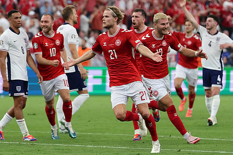 Morten Hjulmand festeja um dos melhores golos do Euro 2024.