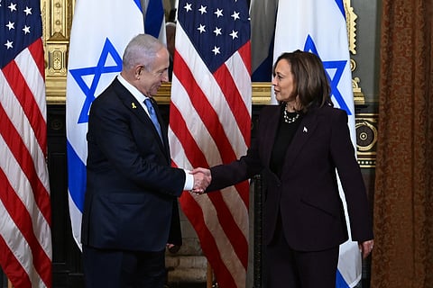 Netanyahu com Kamala Harris.