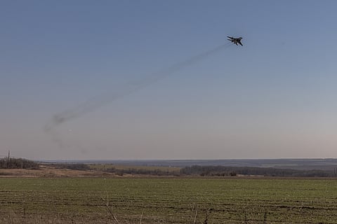 Um MiG-29 ucraniano sobrevoa a região de Donetsk. Ucrânia ainda está à espera dos F-16.