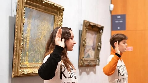 Ativistas atiram sopa a quadro de Monet exposto em Lyon