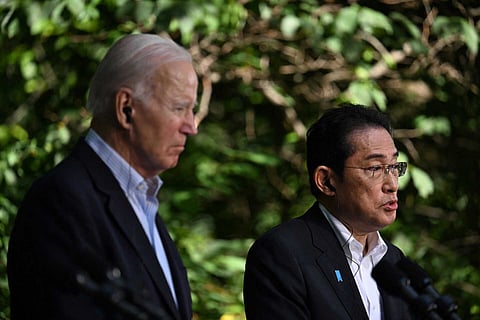 Ao que tudo indica, Joe Biden (esq.) e Fumio Kishida (dir.) apresentarão o plano de reforço, em conjunto, no dia 10 de abril.