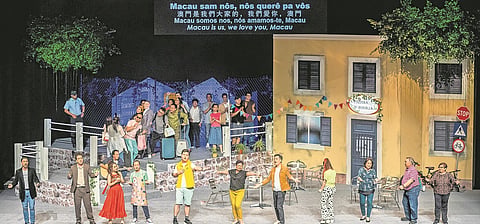 Cena da peça teatral macaense apresentada em patoá durante o Festival de Artes de Macau 2024. O teatro em patoá é um símbolo da cultura dos macaenses e foi distinguida como Património Cultural Imaterial da China e