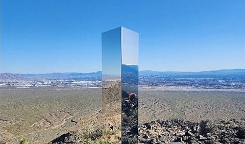 Misterioso monolítico descoberto no deserto de Nevada gera especulações