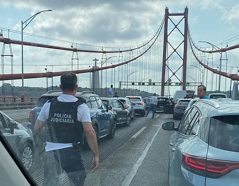 PJ fechou trânsito na Ponte 25 de abril e deteve três suspeitos de assalto a ourivesarias em Fátima