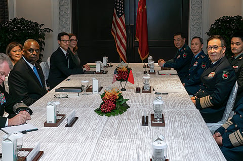 Estados Unidos e China vão retomar contactos telefónicos militares