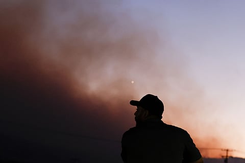 Estado de emergência declarado em Los Angeles devido a incêndios descontrolados