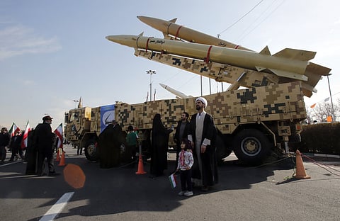 Mísseis iranianos mostrados durante parada comemorativa da Revolução Islâmica, a 11 de fevereiro.
