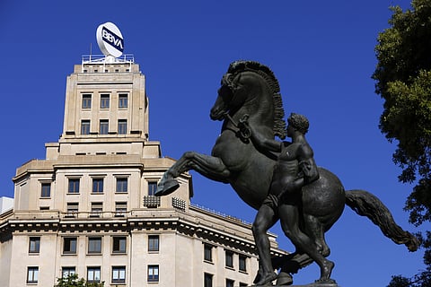 Governo espanhol impede BBVA de se fundir com o Sabadell durante três anos caso avance com a OPA