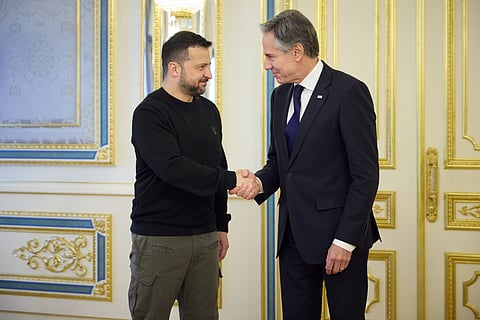 Blinken promete apoio continuado e Zelensky pede urgência