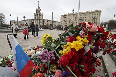 Russos continuam a homenagear as vítimas do ataque terrorista em Moscovo.