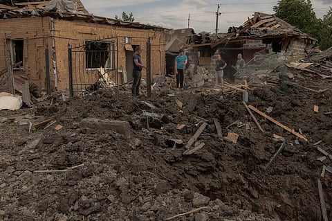 Em Pokvrosk, os bombardeamentos têm destruído habitações, são cada vez mais frequentes e o hospital sofre com isso.