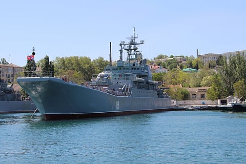 Construído na Polónia, o navio de assalto anfíbio Tsezar Kunikov era uma relíquia da URSS. VADIM INDEIKIN