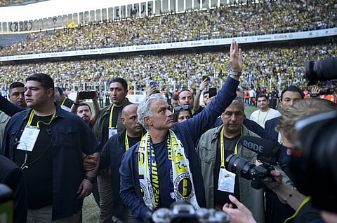 Mourinho leva adeptos do Fenerbahçe à loucura: “Esta camisola é a minha pele”