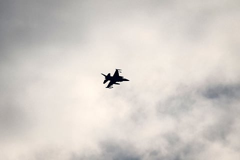 Avião de caça israelita junto à fronteira com o Líbano.