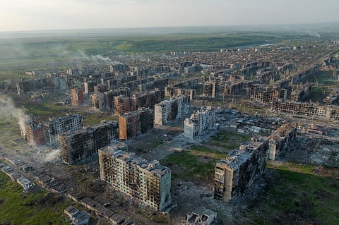 O efeito dos bombardeamentos russos é bem visível em algumas cidades ucranianas.