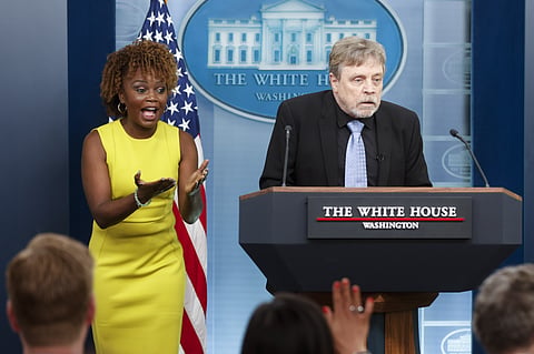 Mark Hamill, de 72 anos, ator que interpretou Luke Skywalker, na sala de imprensa da Casa Branca