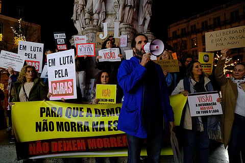 Jornal de Letras à beira do fim em grupo preso por decisão judicial