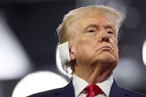 Donald Trump surgiu na Convenção Republicana com um penso na orelha, vestígio do atentado.