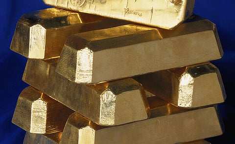 Ouro aproxima-se de máximos históricos e prata toca recorde