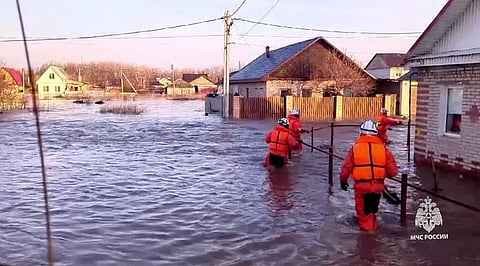 Rússia retira mais de 4000 pessoas da região de Orenburg devido a rotura numa barragem (com vídeos)