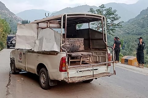 Caravana com diplomatas, incluindo o embaixador português, foi alvo de explosão no Paquistão