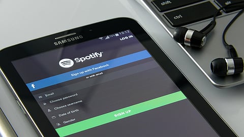 Lucro do Spotify quase duplica para 2,2 mil milhões em 2025