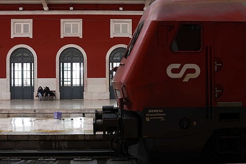 CP alerta para perturbações significativas nos comboios 4.ª feira devido a greve da IP