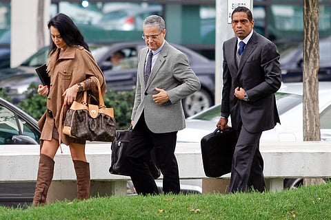Imagem de arquivo mostra a chegada de Álvaro Sobrinho (à direita) com os seus advogados ao Campus de Justiça, em Lisboa
