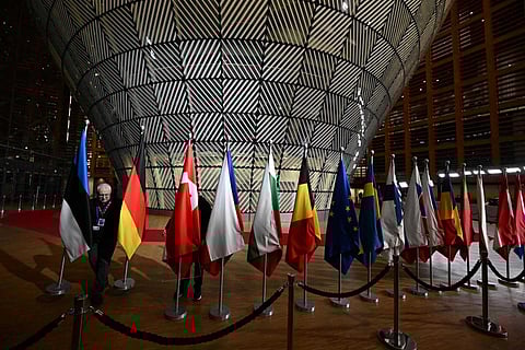 Bruxelas aplica lei dos mercados digitais à Booking e investiga se o deve fazer para o X