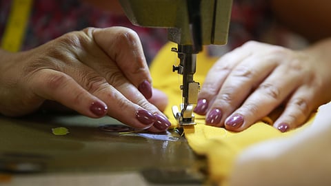 Caroços de azeitona e podas de videira ganham nova vida em sapatos com investimento de 60 milhões de euros