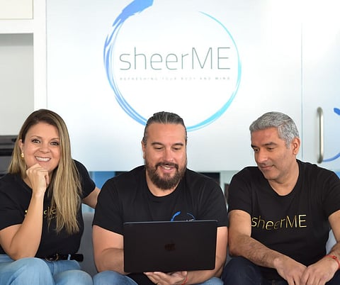 Os fundadores da sheerMe, Miguel Alves Ribeiro (ao centro), Karly Alves Ribeiro e Shakil Satar