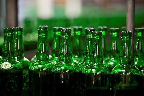 Produção europeia de vidro de embalagem cai 10% entre 2022 e 2024