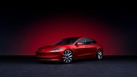 Ações da Tesla afundam com anúncio de novo partido de Musk