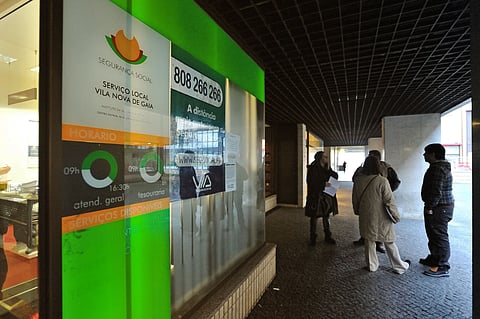 Trabalhadores em 'lay-off' sobem 19,2% em novembro para 7.510, máximo desde janeiro