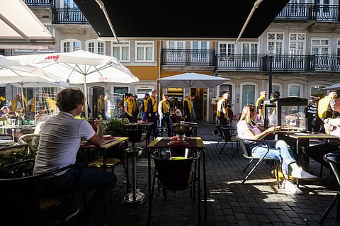 Consumidores otimistas quanto às perspetivas de evolução futura da situação económica do país.