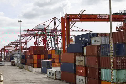 Crescimento das exportações de bens e serviços desacelerou de 17,4% para 4,2% em 2023