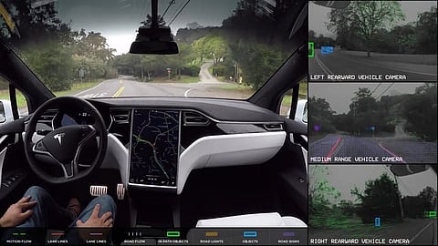 Tesla mostra carro a guiar-se sozinho ao som dos Rolling Stones