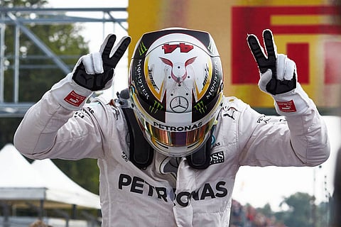 Lewis Hamilton vence GP do Brasil e adia questão do título