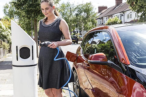 Carregamento de elétricos na via pública deixará de ser gratuito