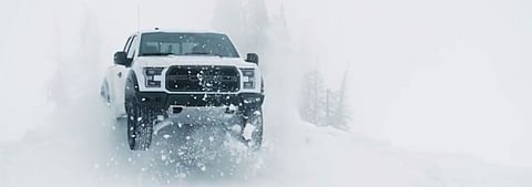 Ken Block diverte-se na neve com Ford F-150 Raptor
