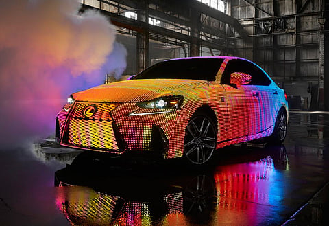 Lexus com 42 mil luzes LED