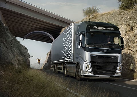 Camiões Volvo com novo e espetacular vídeo