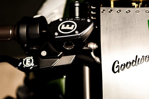 Esta BMW R1200R é um tributo de duas rodas a Goodwood