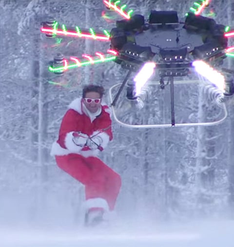 O Pai Natal trocou o trenó por um drone