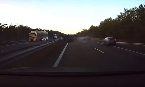 Tesla prevê acidente antes de acontecer