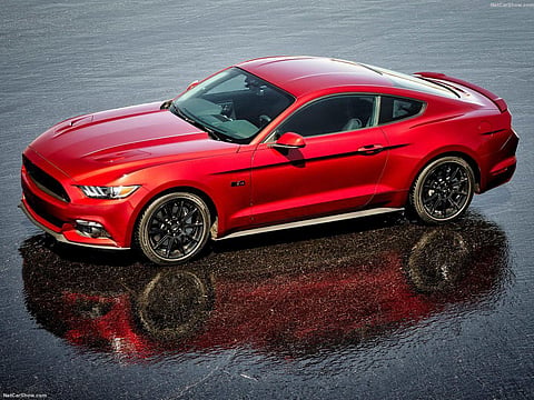 Ford Mustang e Transit vão ser híbridos
