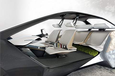 BMW do futuro controlado por holograma