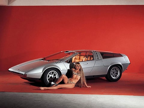 Tapiro um Porsche retrofuturista
