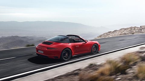 GTS: A nova classe média do Porsche 911