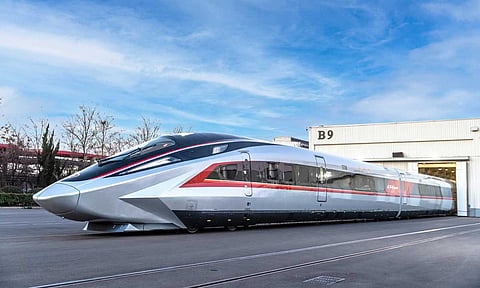 China apresentou comboio de alta velocidade que atinge 450 km/h